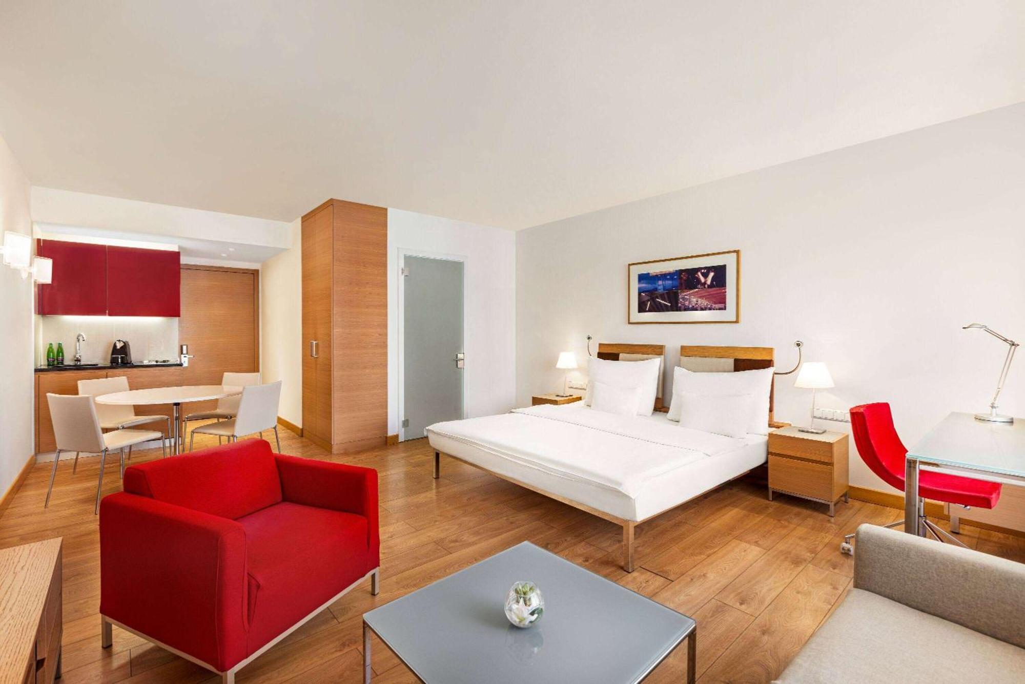 Vienna House By Wyndham Andel'S Prague Hotel Exterior photo